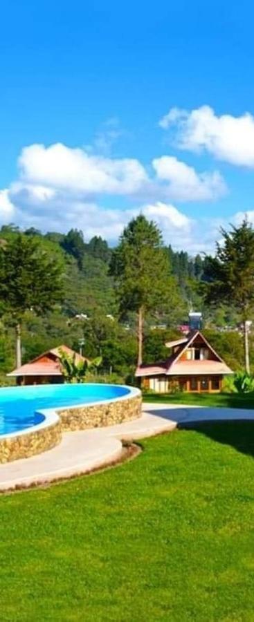 Hassinger Ranch Cabanas Oxapampa Bagian luar foto