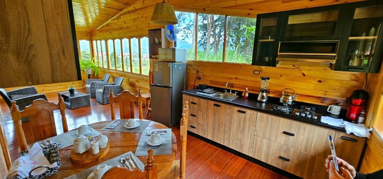 Hassinger Ranch Cabanas Oxapampa Bagian luar foto