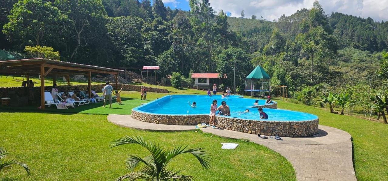 Hassinger Ranch Cabanas Oxapampa Bagian luar foto