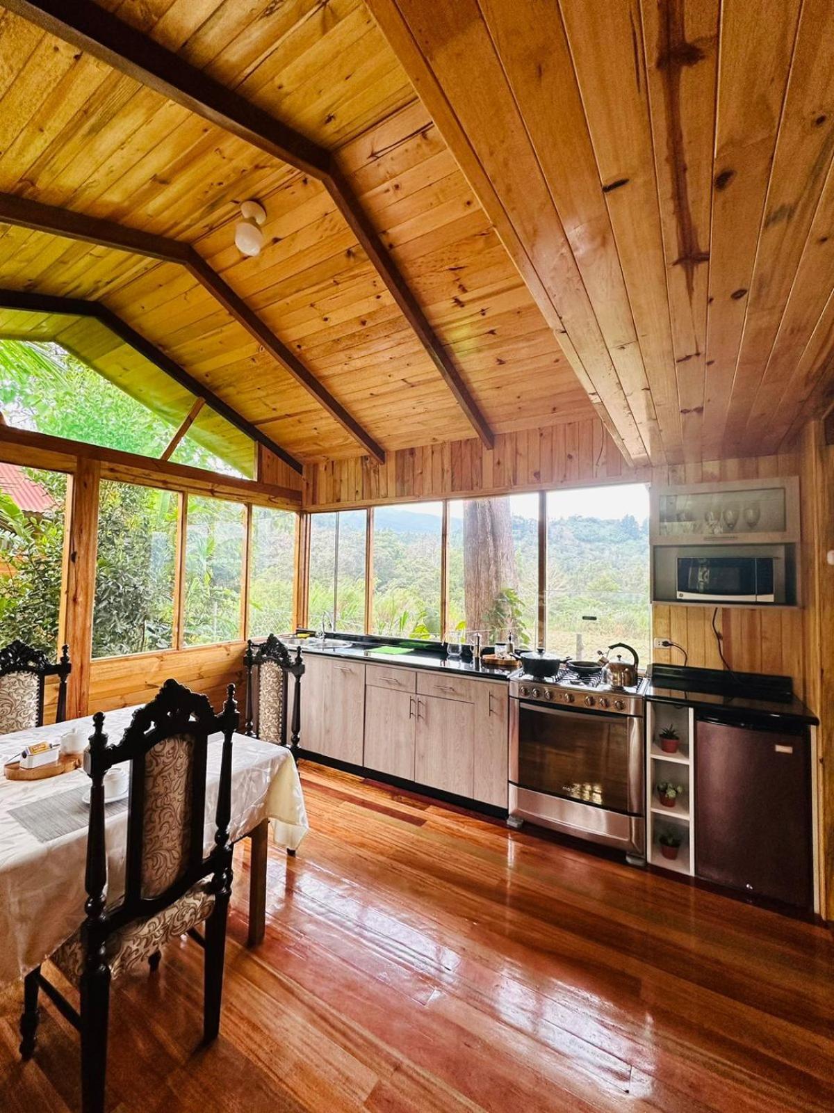 Hassinger Ranch Cabanas Oxapampa Bagian luar foto