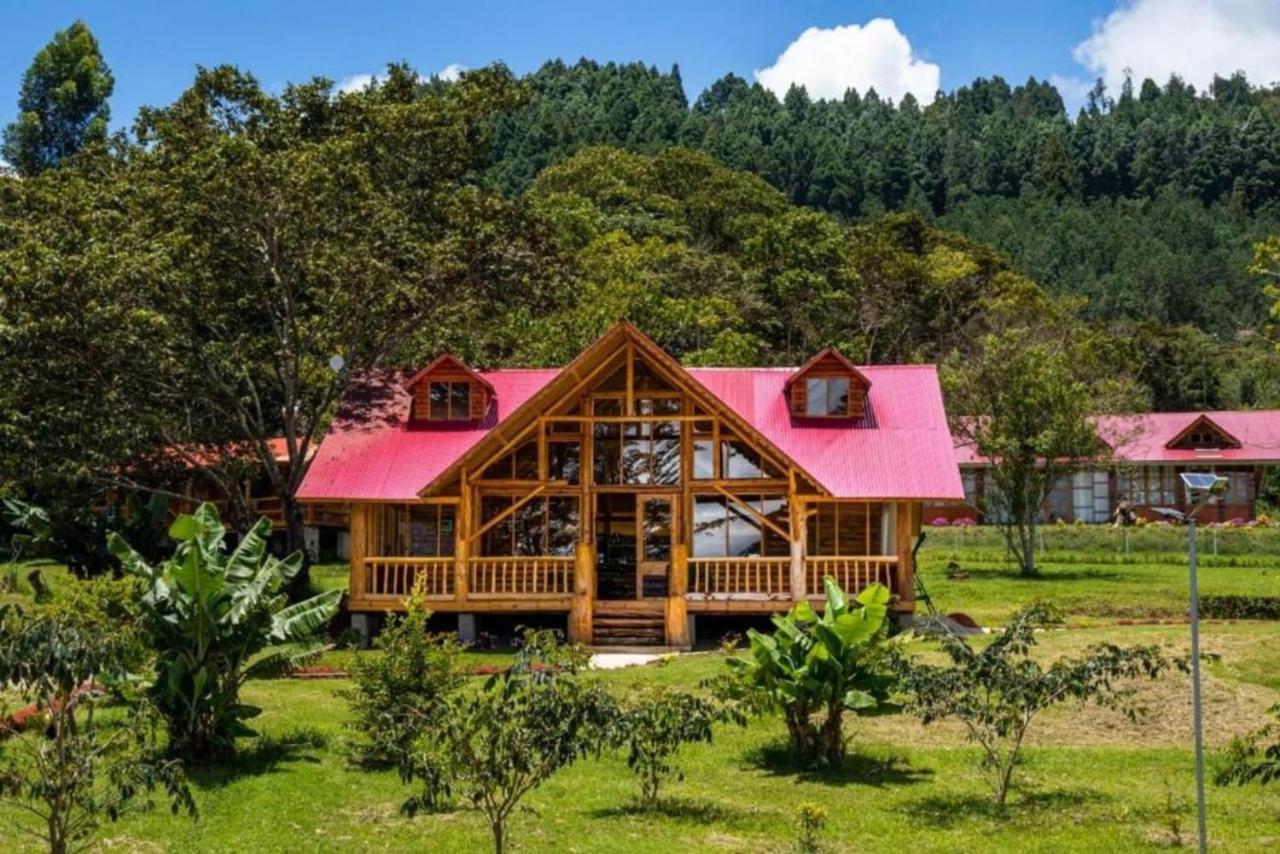 Hassinger Ranch Cabanas Oxapampa Bagian luar foto